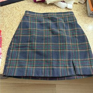 Hollister Plaid Women's Skort - Green and Red